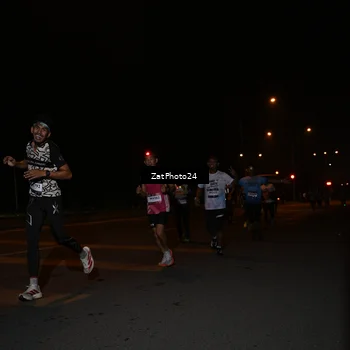 Runner Photo 7663914