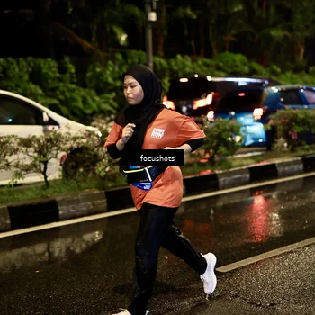 Runner Photo 7663937