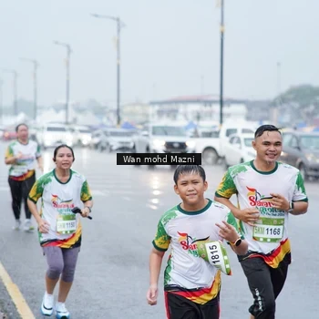 Runner Photo 7663944