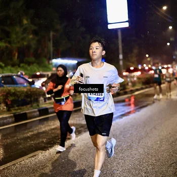 Runner Photo 7663958