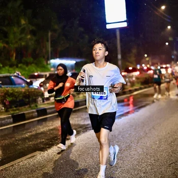 Runner Photo 7663978