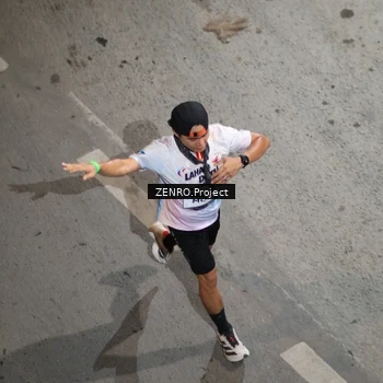 Runner Photo 7663989