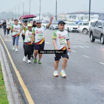Runner Photo 7663996