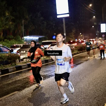 Runner Photo 7664004
