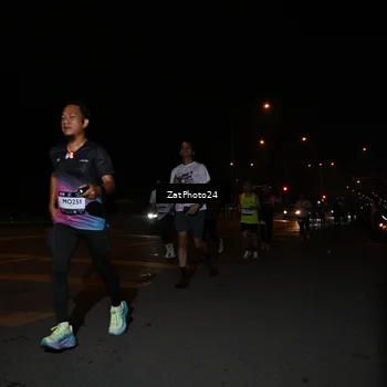 Runner Photo 7664006