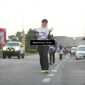 Runner Photo 7664040