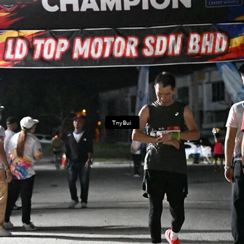 Runner Photo 7664216