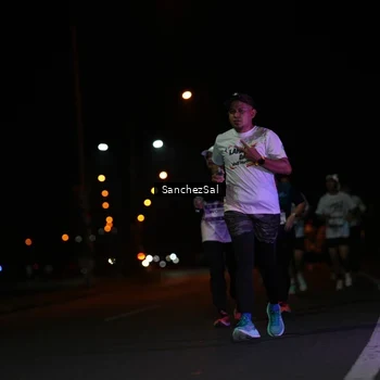 Runner Photo 7664297