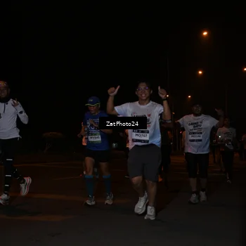 Runner Photo 7664304