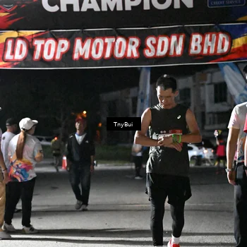 Runner Photo 7664307