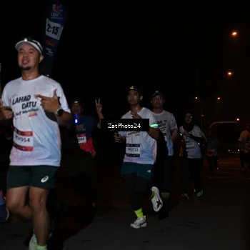 Runner Photo 7664308