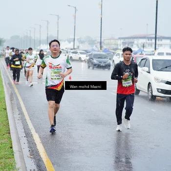 Runner Photo 7664340