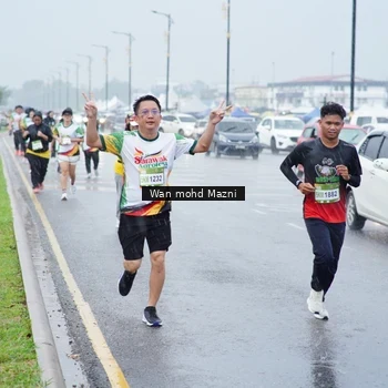 Runner Photo 7664342