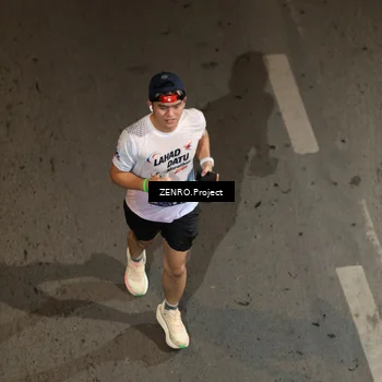 Runner Photo 7664369