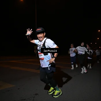 Runner Photo 7664383