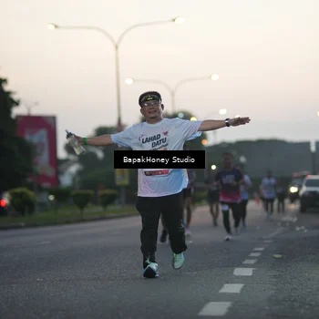 Runner Photo 7664388