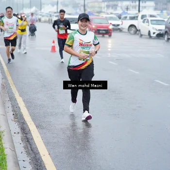Runner Photo 7664417