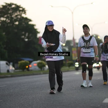 Runner Photo 7664533