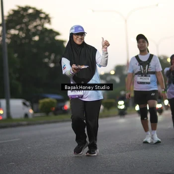 Runner Photo 7664537