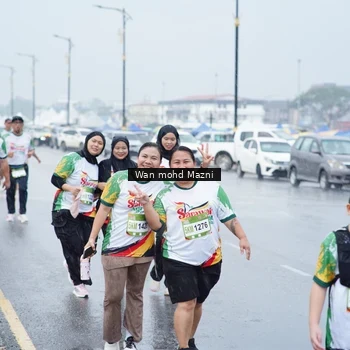 Runner Photo 7664576