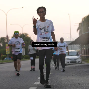 Runner Photo 7664609