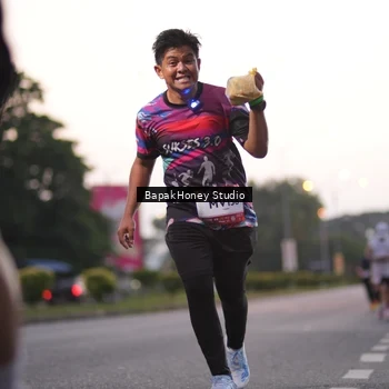 Runner Photo 7664659