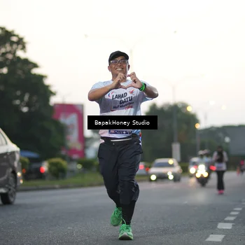 Runner Photo 7664680