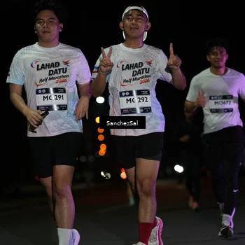 Runner Photo 7664735