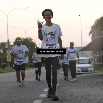 Runner Photo 7664739
