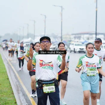 Runner Photo 7664776