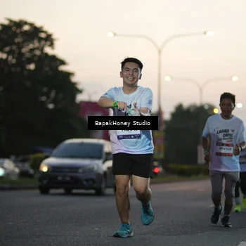 Runner Photo 7664899