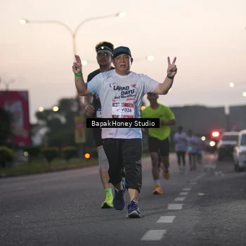 Runner Photo 7664912