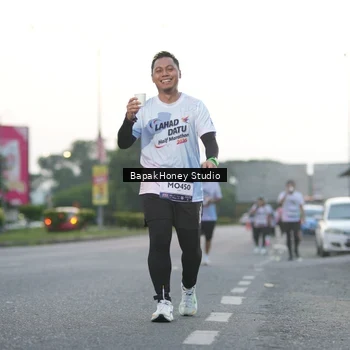 Runner Photo 7664972