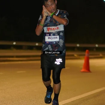Runner Photo 7664975