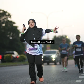 Runner Photo 7665005