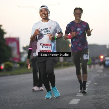 Runner Photo 7665012