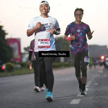 Runner Photo 7665023