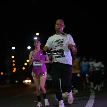 Runner Photo 7665077