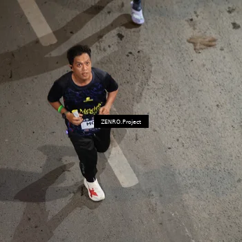 Runner Photo 7665166