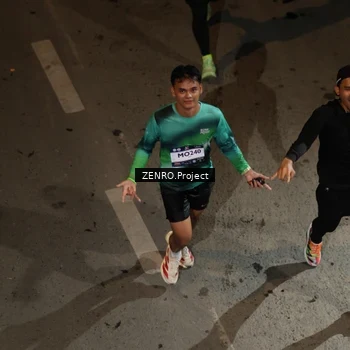 Runner Photo 7665314