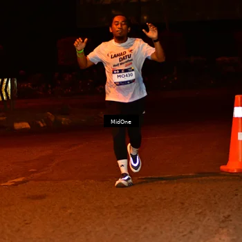 Runner Photo 7665448