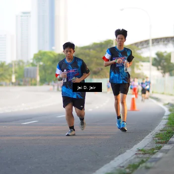 Runner Photo 7665498