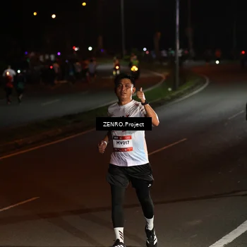 Runner Photo 7665542