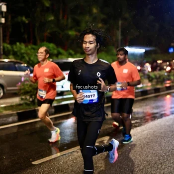 Runner Photo 7665562