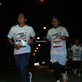 Runner Photo 7665575