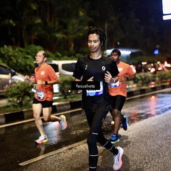 Runner Photo 7665595