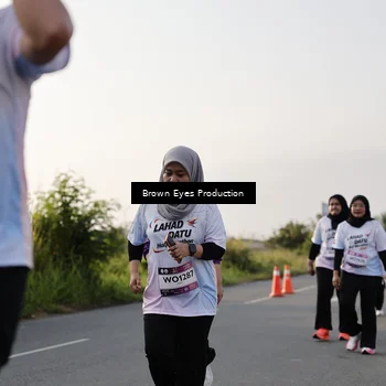 Runner Photo 7665624