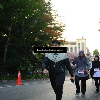 Runner Photo 7665640
