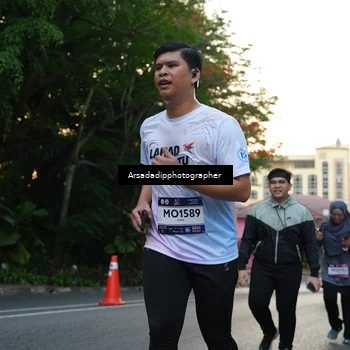 Runner Photo 7665670