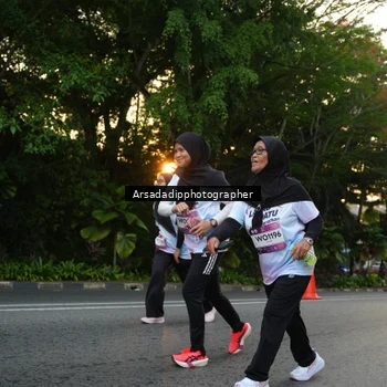 Runner Photo 7665671